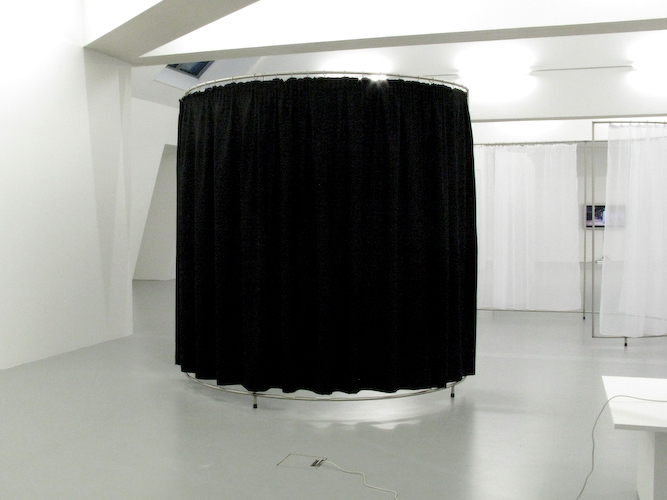 http://www.amycroft.co.uk/files/gimgs/23_demoraum-akademie-wien-6.jpg